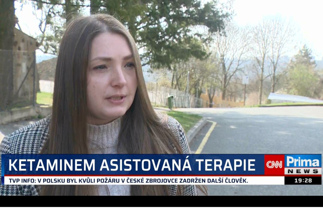 CNN Prima News | Kláře po letech pomohla až ketaminem asistovaná terapie